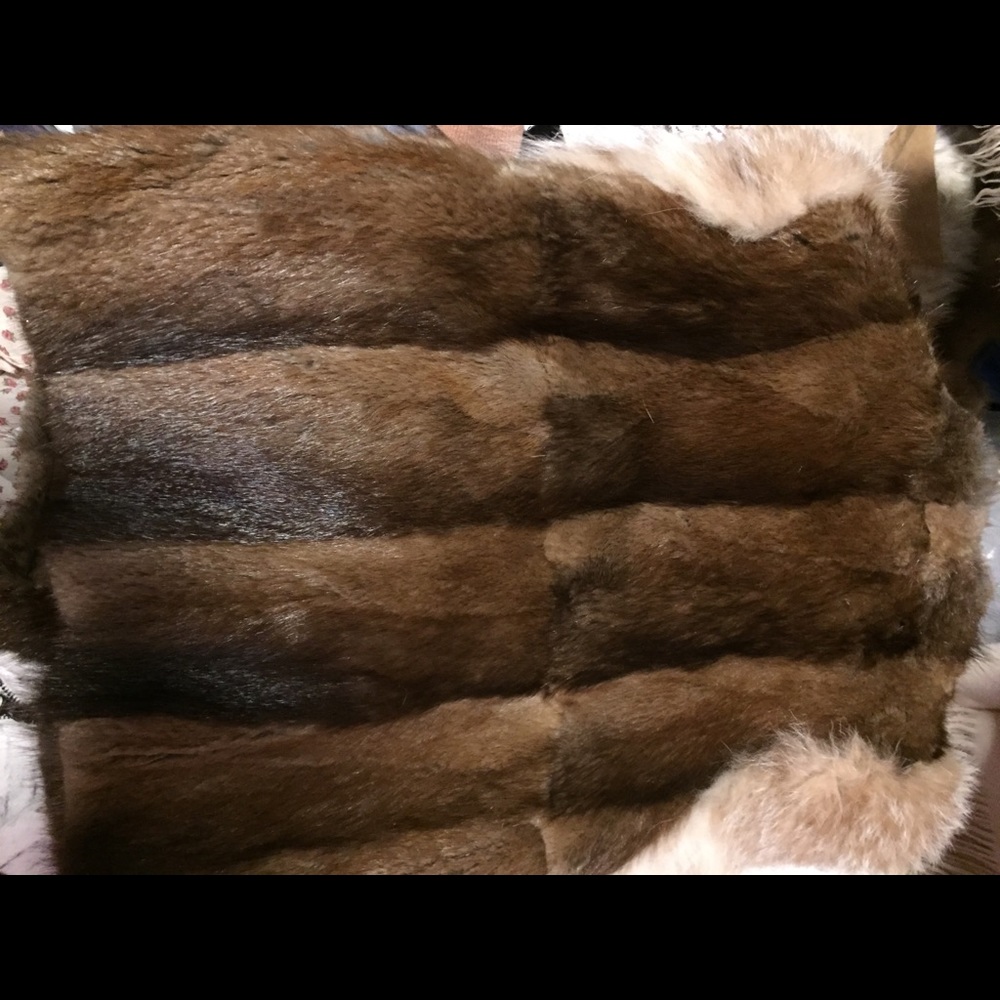 Women's Brown Fur Vest - Picture 6 of 15